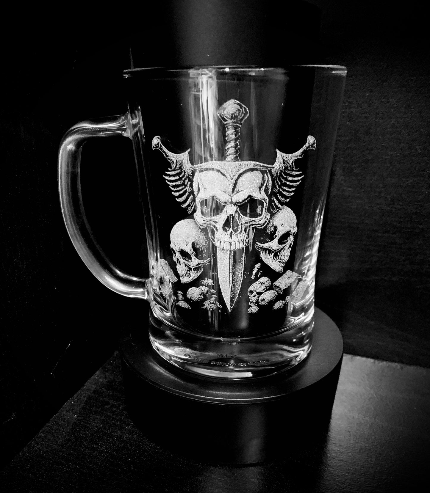 Deluxe Tri Skull & Dagger