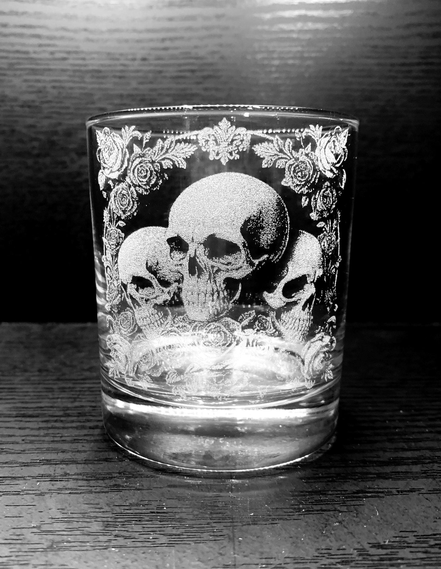 Deluxe Wine SKULL & ROSE ENGRAVED glassware personalised etched glass gift beer, pint, tankard gin, dark goth rock, tattoo, ink whisky