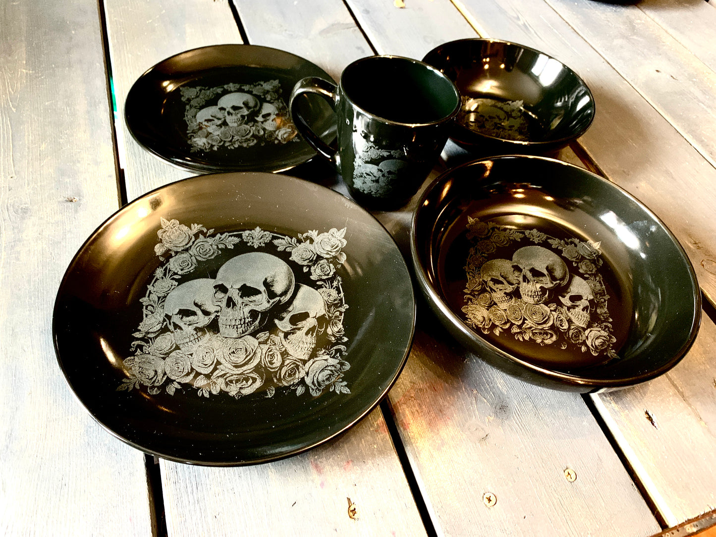 Deluxe Skull & Rose Dinnerware - Black Ceramic