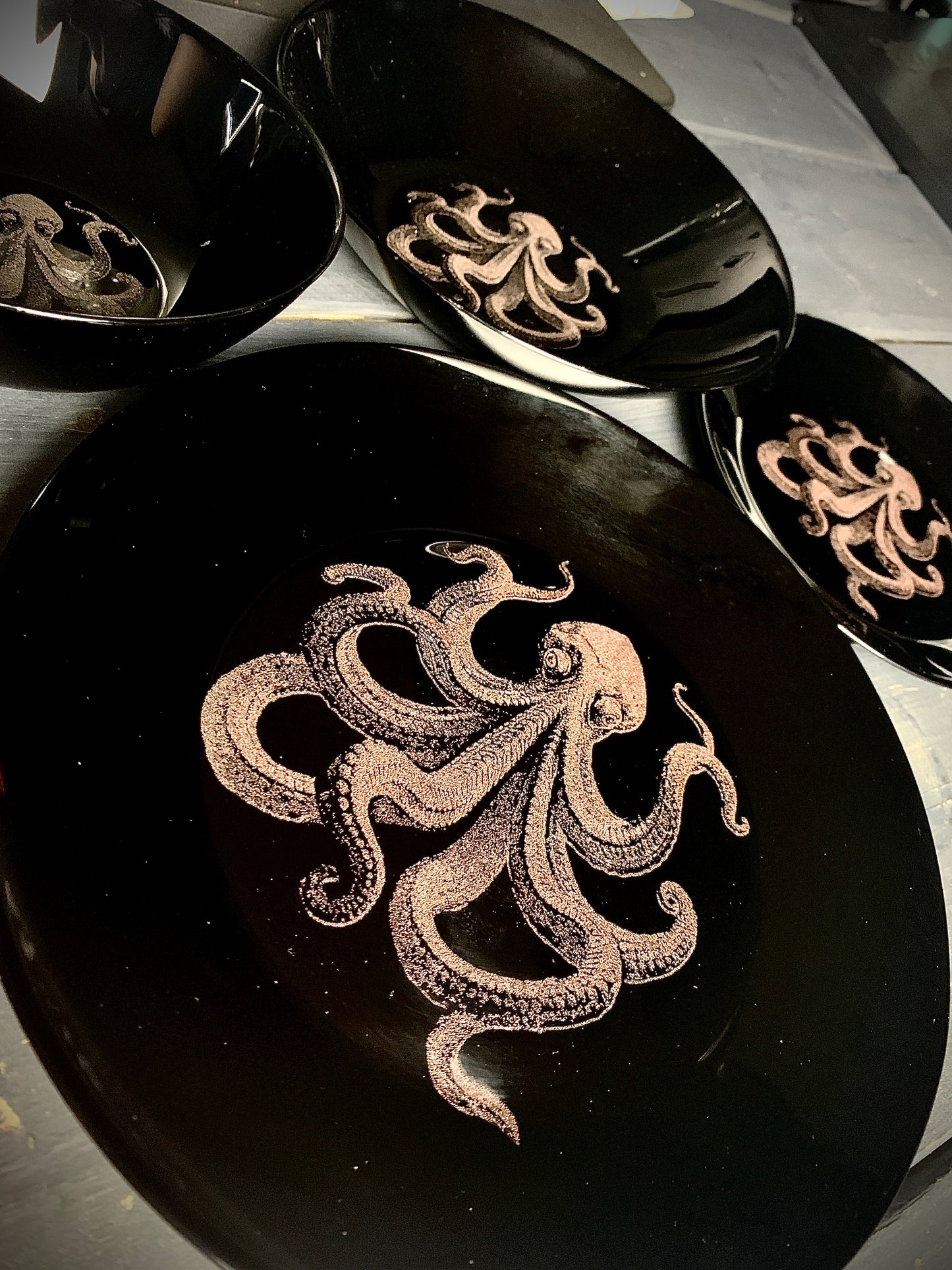 Kraken Octopus Dinnerware - Black