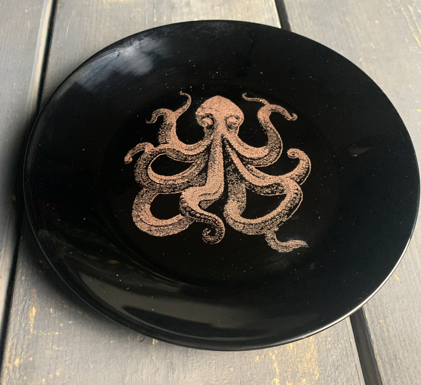 Kraken Octopus Dinnerware - Black