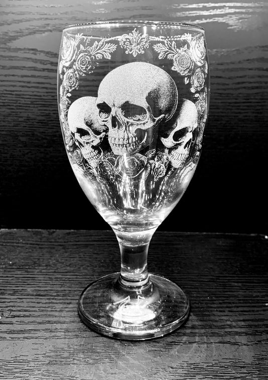 Skull & Rose Engraved Deluxe Stemmed Beer Glass
