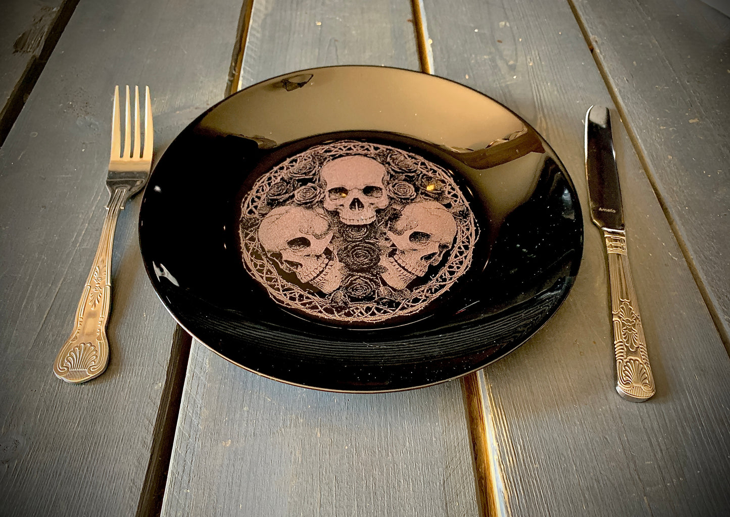 Tri Skull & Rose Ring Dinnerware - Black