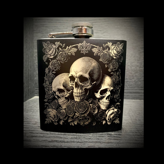 Deluxe Skull & Rose Black Hipflask