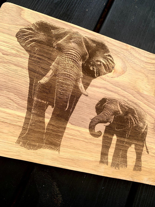 Animal engraved wooden chopping board - Elephant & Calf