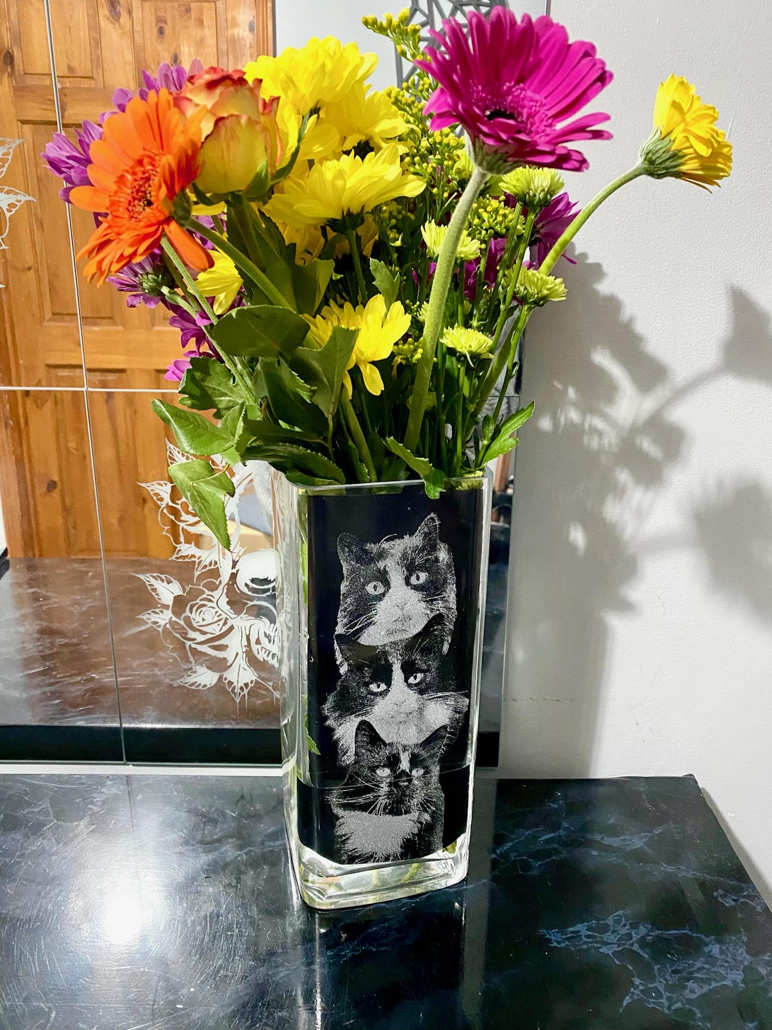 PERSONALISED ENGRAVED VASE photo etched glass gift flowers, Mother’s Day, wedding, mum cat dog pet children family, kids, memorial christmas